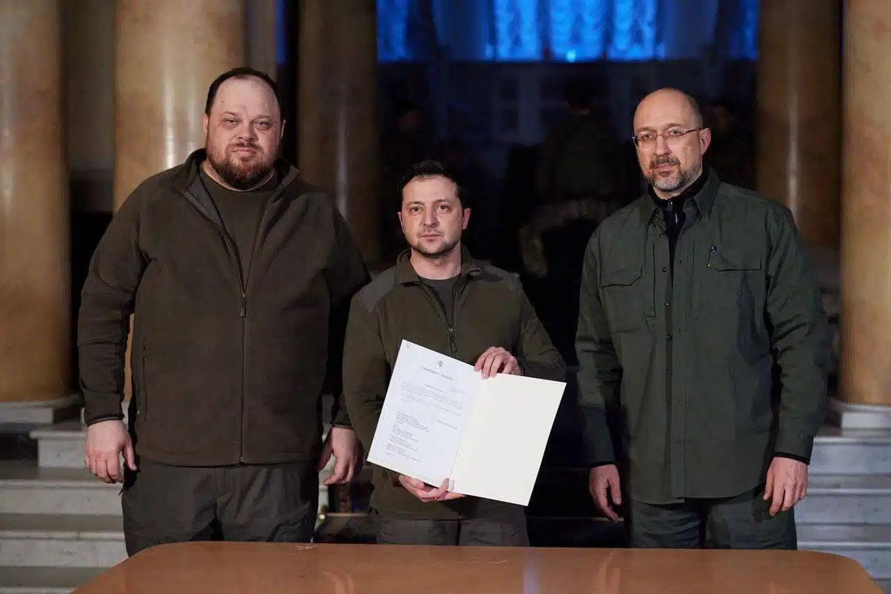 Zelensky on his official Telegram channel published the image with a statement reading "Today I signed the application for Ukraine's membership in the European Union."EPA/TELEGRAM/V_Zelenskiy_official_ PAP/EPA.