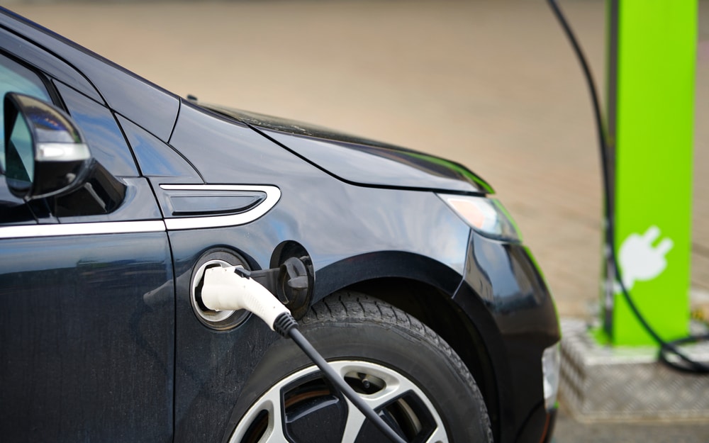 Elocity has expanded its fleet offer with the lease of electric car charging stations